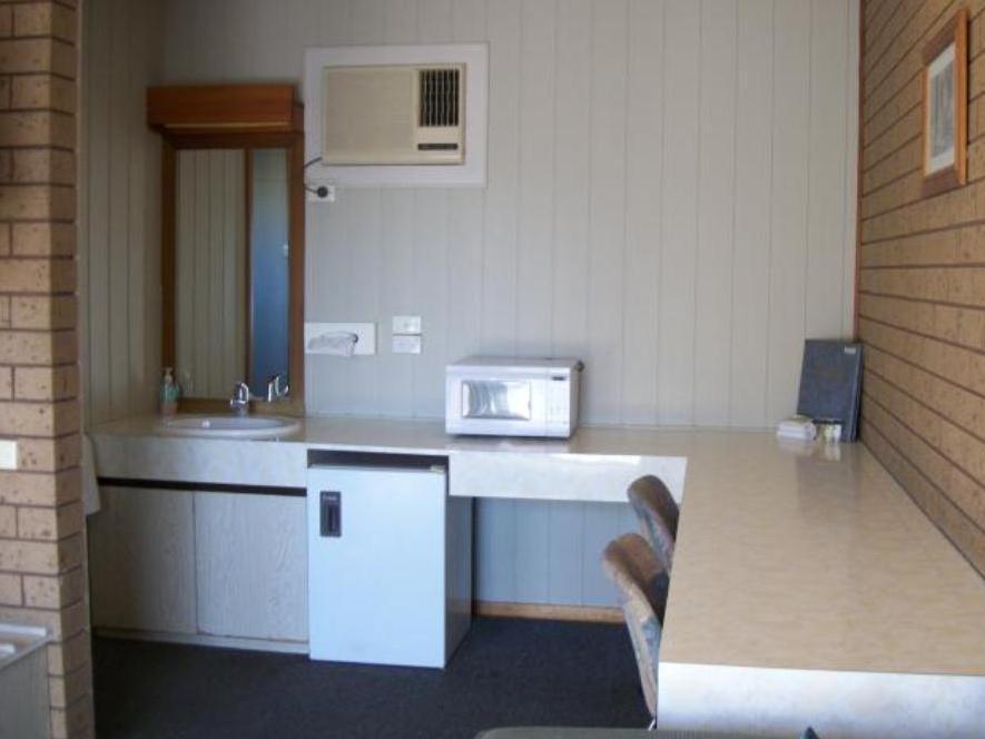 Country Motor Motel